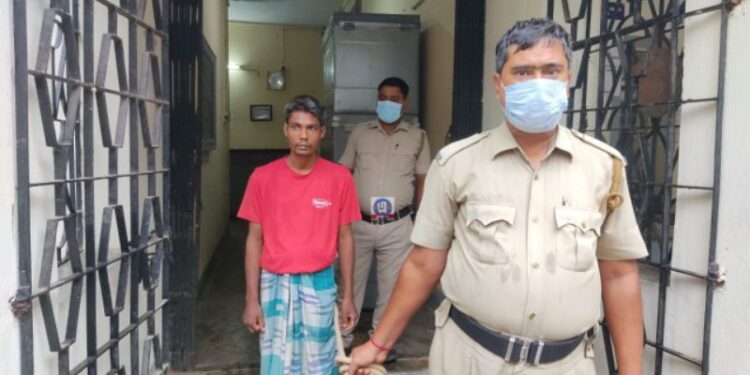 ভাতারে গ্রেফতার বাংলাদেশী অনুপ্রবেশকারী যুবক