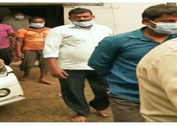 রায়নায় পুলিশের উপরে হামলা চালানোর অভিযোগে গ্রেফতার ৫