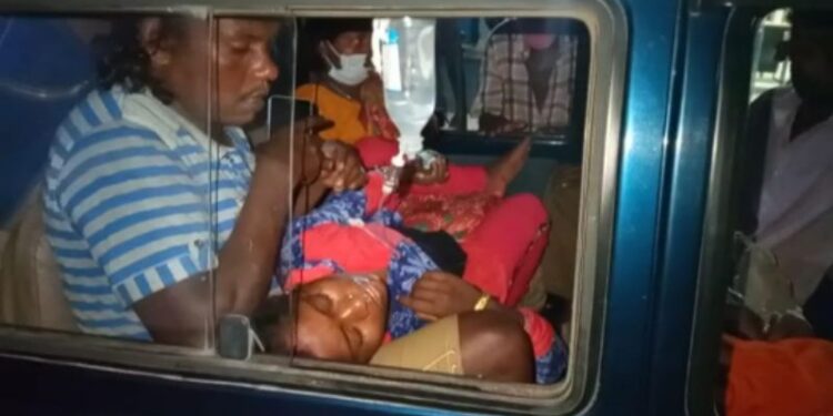 মঙ্গলকোটে বাসের ধাক্কায় জখম দুই সাইকেল আরোহী মহিলা