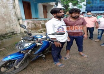 ব্যাঙ্ক গ্রাহকের টাকা ছিনতাই করে পালানোর সময়  গ্রেফতার ওড়িশার ২ দাগী দুস্কৃতি