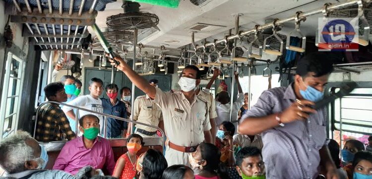 কাটোয়া রেলস্টেশনে রেলপুলিশের জোরদার তল্লাশি অভিযান