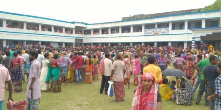 বিশৃঙ্খলা জেরে মালদার উত্তর চন্ডিপুরে ‘দূয়ারে সরকার’ শিবির বন্ধ  করলো প্রশাসন