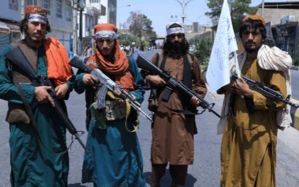 আমেরিকার সাহায্যকারীদের বাড়ি বাড়ি ঢুকে তল্লাশি, সন্ধান না পেয়ে  পরিবারের সদস্যদের খুন করছে তালিবান