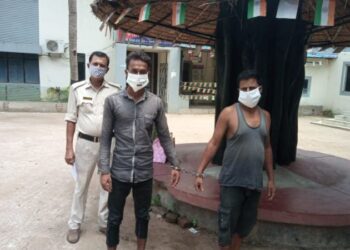 বেআইনিভাবে বালি পাচারের অভিযোগে গ্রেফতার ২ লরি চালক, আটক লরি