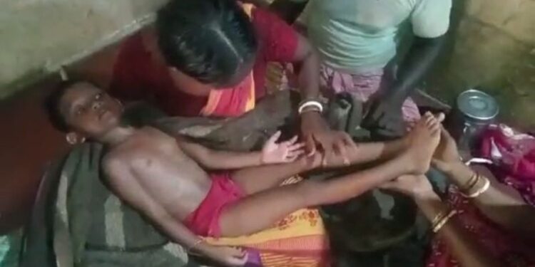 বিদ্যুতের খুঁটিতে হাত লেগে বিদ্যুৎস্পৃষ্ট শিশুকন্যা, বিক্ষোভ