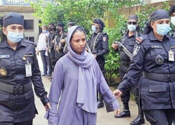 পরকীয়ার জেরে স্বামীকে বঁটি দিয়ে কুপিয়ে খুন, গ্রেফতার স্ত্রী