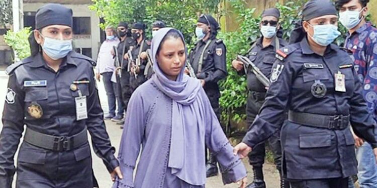 পরকীয়ার জেরে স্বামীকে বঁটি দিয়ে কুপিয়ে খুন, গ্রেফতার স্ত্রী