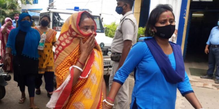 বর্ধমানে তৃণমূল কর্মীকে খুনের ঘটনায় গ্রেফতার দলের ৩ মহিলা সহ ৪ জনের পুলিশি হেপাজত