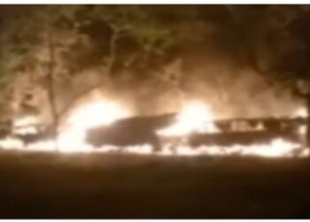 আসামে ৭ লরিতে আগুন ধরালো উগ্রপন্থী সংগঠন, জীবন্ত দগ্ধ হয়ে মৃত ৫