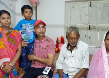 তালিবানদের হাত থেকে প্রাণ বাঁচিয়ে বাড়ি ফিরলেন কাটোয়ার চন্দন নন্দী