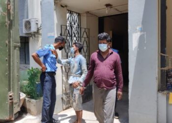 ভাতারের সেনাকর্মীর বাড়িতে চুরির ঘটনায় ধৃতদের জেরা করে ৫৮ হাজার টাকা উদ্ধার করল পুলিশ