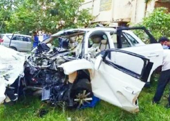 ব্যাঙ্গালুরুতে ভয়াবহ পথ দূর্ঘটনায়  ডিএমকে বিধায়কের পুত্র ও পুত্রবধূসহ সাতজনের মৃত্যু