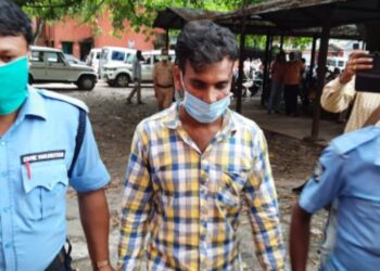 কাটোয়া থানার পুলিশের হাতে ধরা পড়ল বেআইনি অস্ত্র কারখানার মালিক