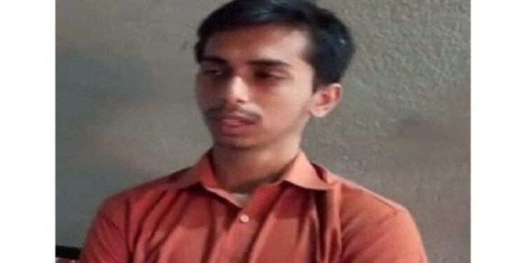 স্টুডেন্ট ক্রেডিট কার্ডে লোনের জন্য ব্যাঙ্ক বাড়ির দলিল বন্ধক রাখতে বলায় মুখ্যমন্ত্রীর দ্বারস্থ পড়ুয়া