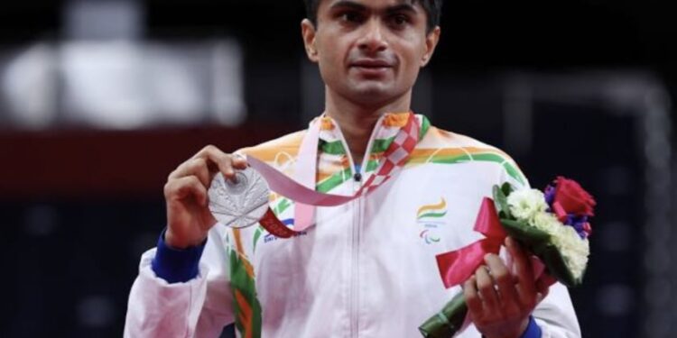 প্যারালিম্পিক্সে রুপো জিতলেন গৌতম বুদ্ধ নগরের জেলাশাসক সুহাস যুথিরাজ, সোনা জিতলেন কৃষ্ণ নগর