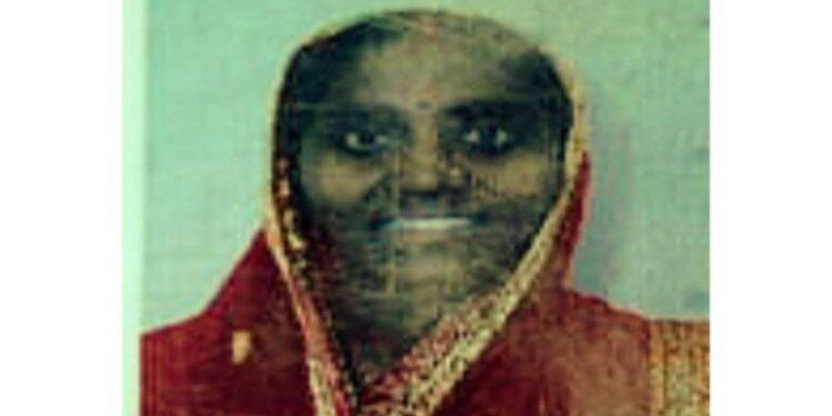 পরকীয়া সম্পর্কের জেরে বিষপান যুগলের,মৃত্যু গৃহবধুর