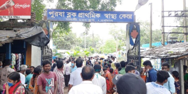 গলসিতে গন টিকাকরন, একদিনে ৫ হাজারের অধিক মানুষ পেলেন কোভিড ভ্যাকসিন