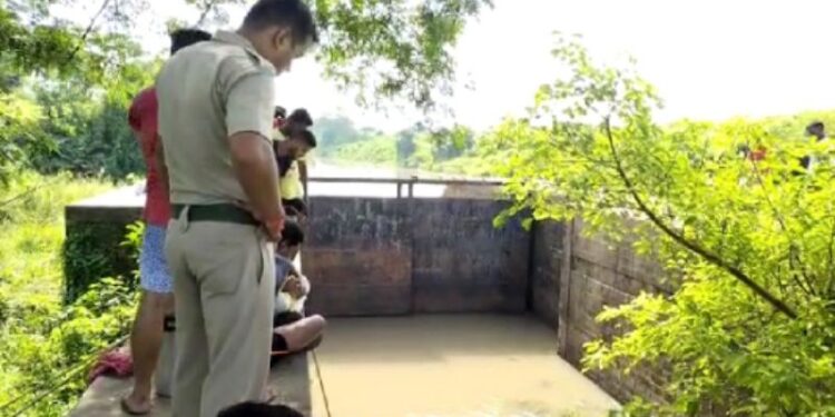 বন্ধুদের সঙ্গে পিকনিক করতে গিয়ে রহস্য মৃত্যু যুবকের, আটক ৩ বন্ধু