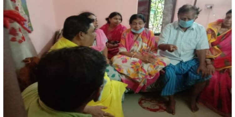 ১৫ দিনের মধ্যে আসামি ধরা না পড়লে “ভয়ঙ্কর খেলা’ খেলার হুঁশিয়ারি অনুব্রত মণ্ডলের