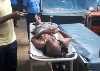 ছাদের জল নিকাশি নিয়ে বিবাদের জেরে প্রতিবেশী পরিবারের হামলা !  জখম ৫