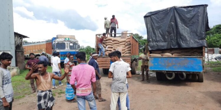 গলসিতে সরকারী গনবন্টনের চাল রাইস মিলে পাচারের অভিযোগ, চাঞ্চল্য এলাকায়