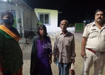 মূক ও বধির তরুনীকে উদ্ধার করে বাড়ি ফেরালো ভাতার থানার পুলিশ