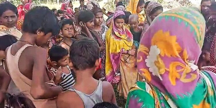 চাঁচলে মহানন্দার জলে শিশুর দেহ ভেসে আসার ঘটনায় চাঞ্চল্য