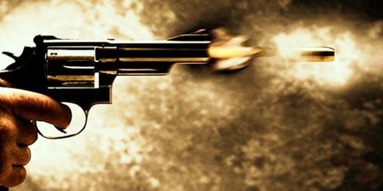 কলকাতায় শ্যুটআউট, ব্যাবসায়ীর গাড়ি ঘিরে ধরে গুলি করে চম্পট দিল দুষ্কৃতিদল