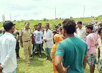 মহানন্দা নদী থেকে শিশু কন্যার দেহ উদ্ধারের ২৪ ঘন্টার মধ্যেই ভেসে এল মায়ের দেহ, খুনের অভিযোগ পরিবারের