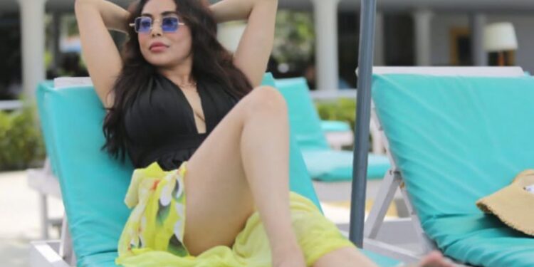 আগ্নেয়াস্ত্র দেখিয়ে অভিনেত্রী নিকিতা রাওয়ালের কাছ থেকে ৭ লক্ষ টাকা লুটপাট চালালো দুষ্কৃতিরা