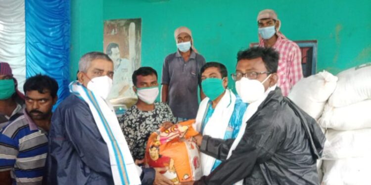 পূর্ব বর্ধমানের ভাতারে পরীক্ষামূলক  ‘দূয়ারে রেশন’ প্রকল্প শুরু হল