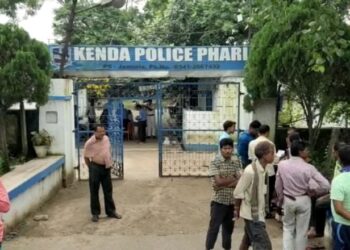 বধুর ঝুলন্ত দেহ উদ্ধার ঘিরে ব্যাপক চাঞ্চল্য জামুড়িয়ায়, পরিবারের সন্দেহ খুন !