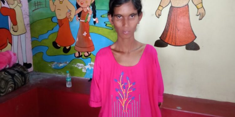 পথ হারানো ভিক্ষাজীবি তরুনীকে উদ্ধার করল ভাতার থানার পুলিশ