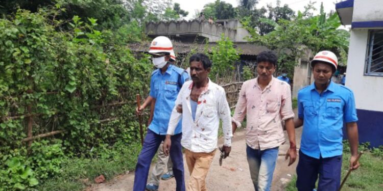 তৃণমুলের গোষ্ঠী সংঘর্ষে উত্তপ্ত গলসির পারাজ