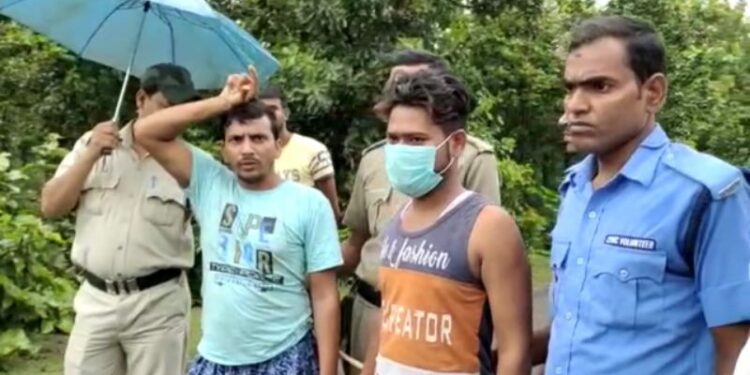 তৃণমূল নেতা খুনের ঘটনায় দুই সুপারিকিলাকে সঙ্গে নিয়ে পুনর্নির্মাণ পুলিশের