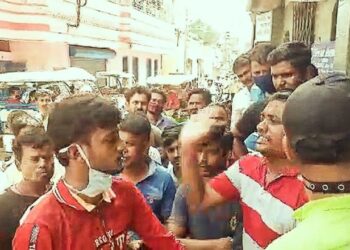 বর্ধমানের নার্সিংহোমে রোগিনীর শ্লীলতাহানীর অভিযোগে গণধোলাই ওয়ার্ডবয়কে, ধৃত অভিযুক্ত