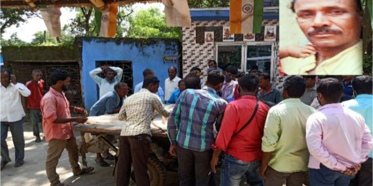 ভাতারে প্রৌঢ়ের রক্তাক্ত দেহ উদ্ধার, খুনের অভিযোগ পরিবারের