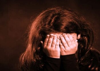 নিজের ৮ বছরের শিশুকন্যাকে ধর্ষণের অভিযোগে গ্রেফতার বাবা