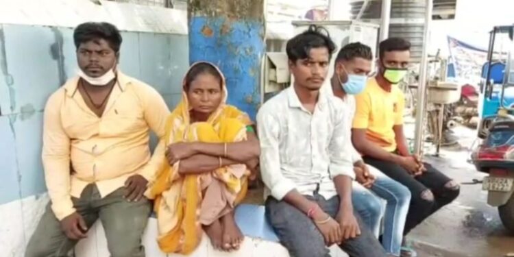 বিজেপি করে সন্দেহে বর্ধমানে মা ও ছোট ছেলেকে মারধোরের অভিযোগ তৃণমূলের বিরুদ্ধে