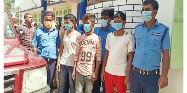 চাঁচলে ডাকাতির উদ্দেশ্যে জড়ো হওয়া ৩ যুবক গ্রেফতার