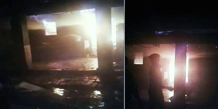 মঙ্গলকোটে গৃহস্থের গোয়ালে ভয়াবহ অগ্নিকাণ্ড,জীবন্ত দগ্ধ হয়ে মৃত্যু ৭ গবাদি পশুর