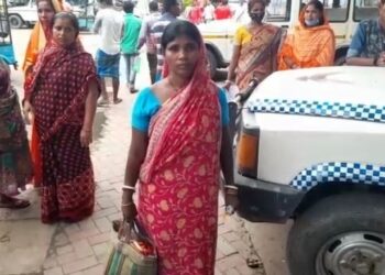 মালদা হাসপাতালে চিকিৎসাধীন মেয়েকে দেখতে এসে ছিনতাইবাজের  কবলে পড়ে  ২ হাজার টাকা ও সোনার গহনা খোওয়া গেল মহিলার