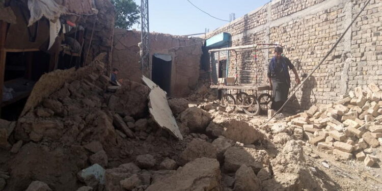 পাকিস্থানে ভয়াবহ ভূমিকম্প, মৃত ২০, আহত ৩০০