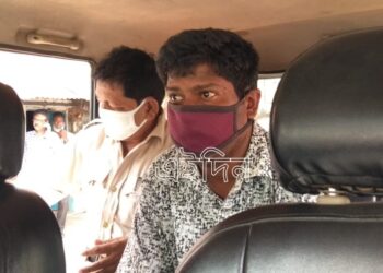 চাকরি দেবার নামে প্রতারণার ঘটনায় ভুয়ো সিবিআই অফিসার গ্রেফতার মেমারিতে