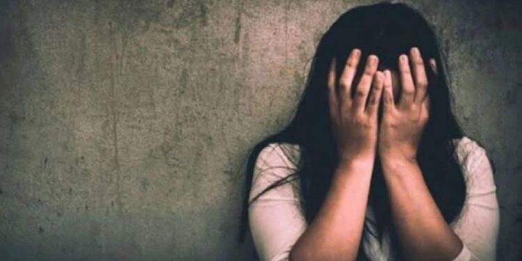 দশমীর দুপুরে যুবতীকে ধর্ষণের চেষ্টার অভিযোগে গ্রেপ্তার যুবক