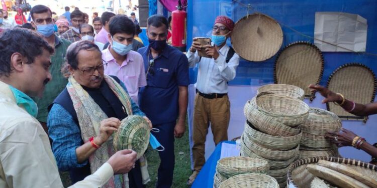 পঞ্চায়েত মন্ত্রীর করা সৃষ্টিশ্রী মেলার উদ্বোধনে গরহাজির পূর্ব বর্ধমানের সিংহভাগ বিধায়ক ও জেলাপরিষদের কর্মকর্তারা