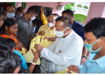 পূর্ব বর্ধমান জেলায় বন্যা পরিস্থিতি খতিয়ে দেখতে এসে ডিভিসিকে কাঠগড়ায় তুললেন মন্ত্রী অরুপ বিশ্বাস