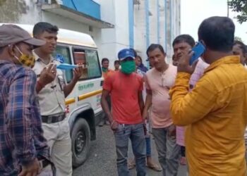 দাবিমত অতিরিক্ত পনের টাকা আনতে না পারায় চাঁচলে বধুকে পিটিয়ে খুনের অভিযোগ