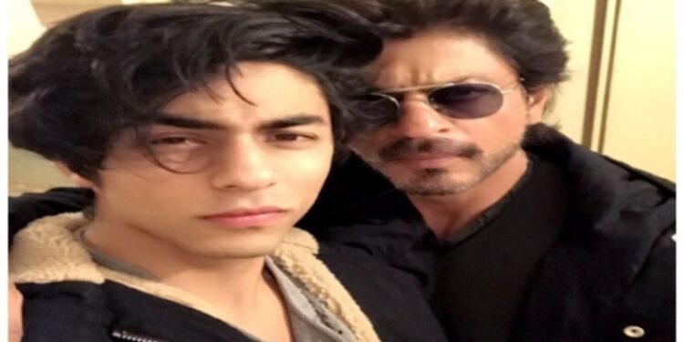 প্রমোদতরীতে মাদক পার্টি : শাহরুখ পুত্র আরিয়ানসহ আটক ১৩