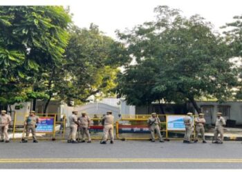 গৃহবন্দি অখিলেশ যাদব, বাড়ির সামনে মোতায়েন পুলিশবাহিনী